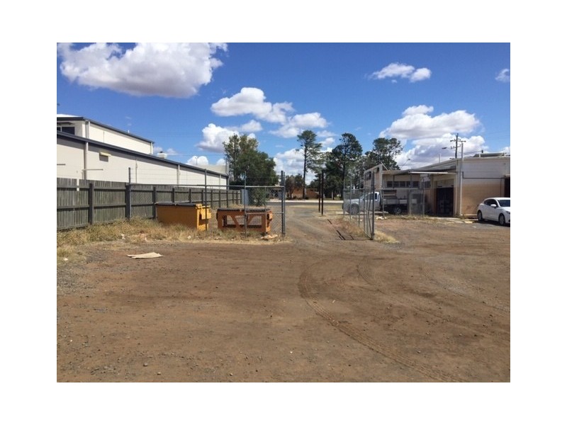 11 Mackenzie St, Blackwater QLD 4717