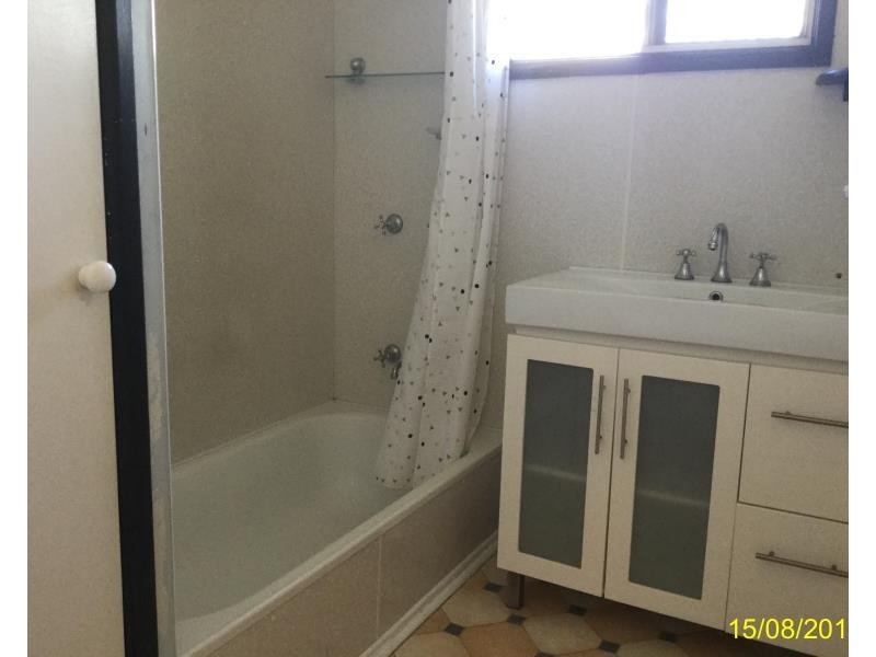 66 Stower St, Blackwater QLD 4717