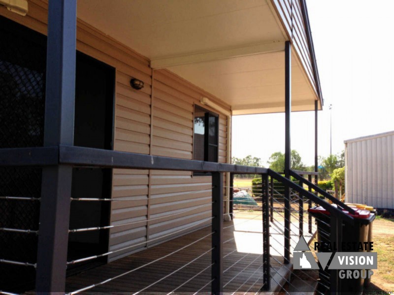 60 Main St, Bluff QLD 4702