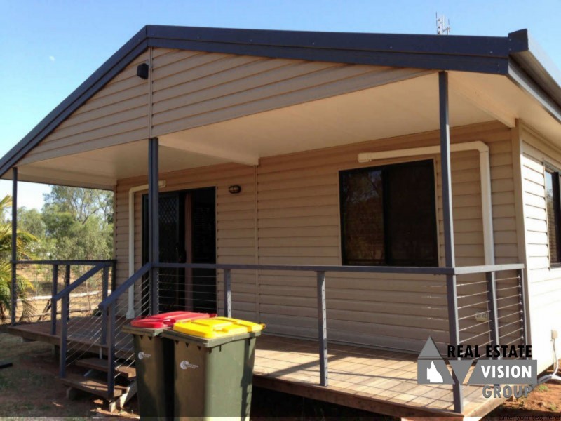 60 Main St, Bluff QLD 4702