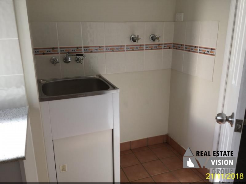 8 Main St, Bluff QLD 4702