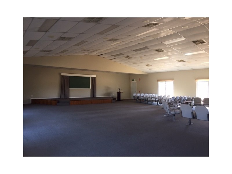 33 Acacia St, Blackwater QLD 4717