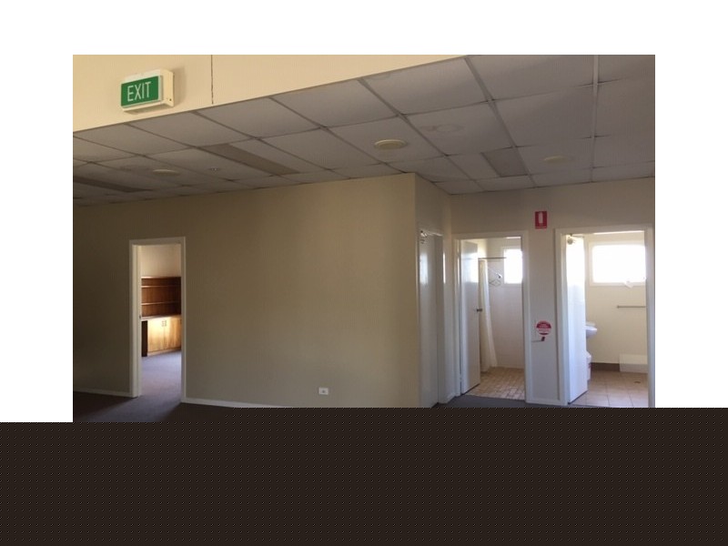 33 Acacia St, Blackwater QLD 4717