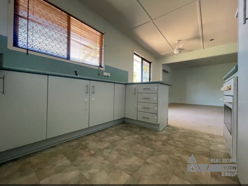 10 Oak Street, Blackwater QLD 4717