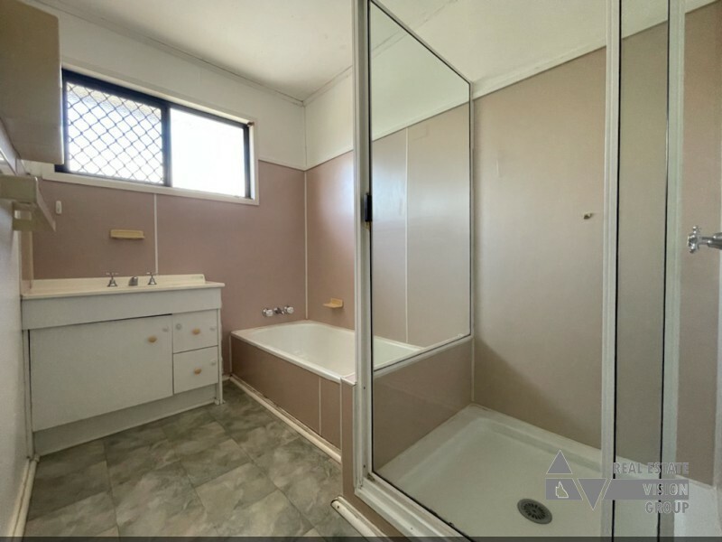 10 Oak Street, Blackwater QLD 4717