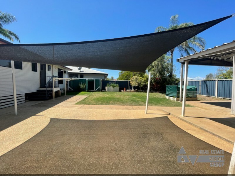 10 Oak Street, Blackwater QLD 4717