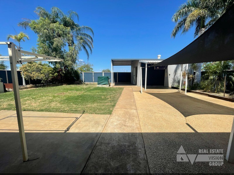 10 Oak Street, Blackwater QLD 4717