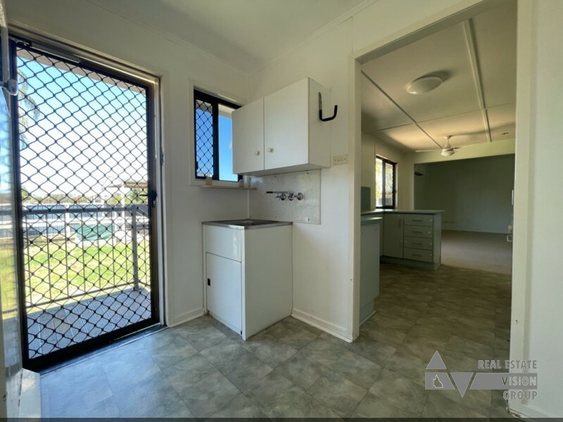 10 Oak Street, Blackwater QLD 4717