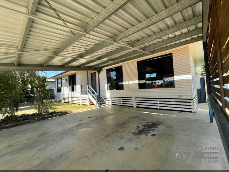 10 Oak Street, Blackwater QLD 4717