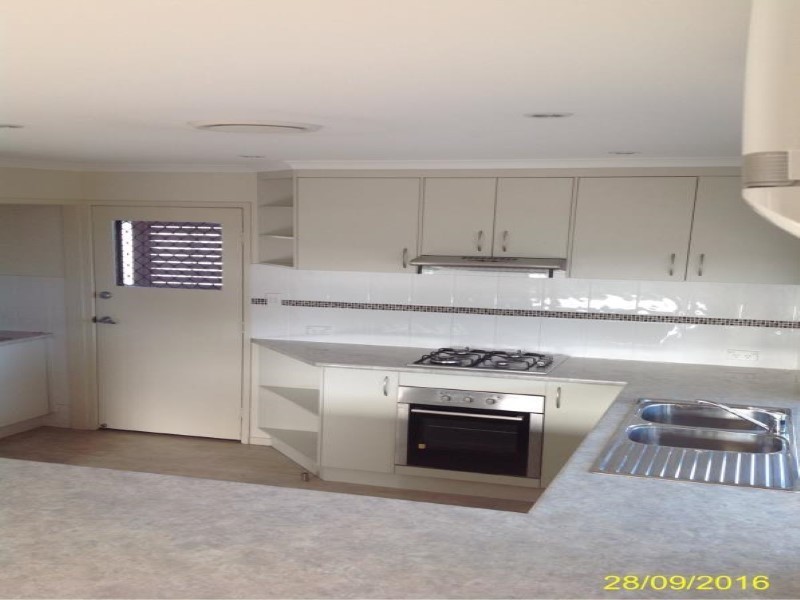 65 Stower, Blackwater QLD 4717