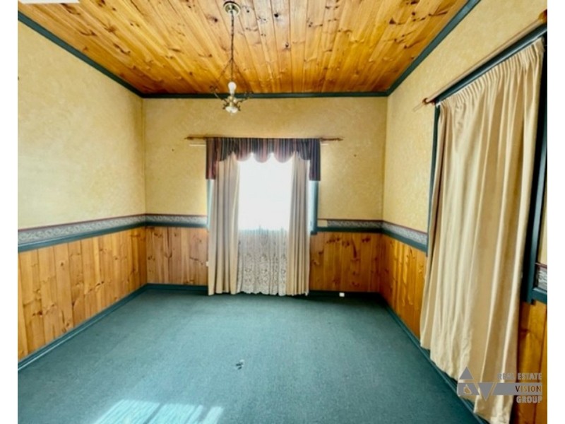 3 Martin Pl, Emerald QLD 4720