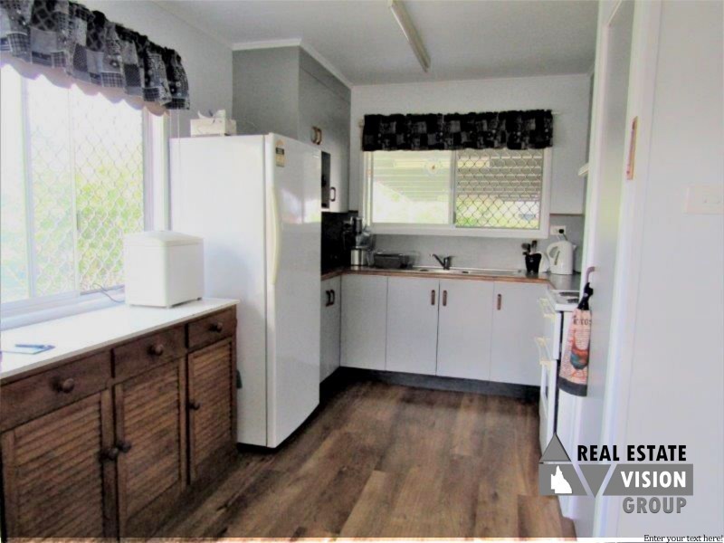 77 Arthur St, Blackwater QLD 4717