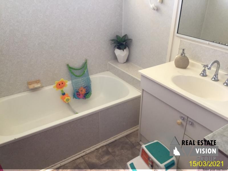 17 Lawless St, Blackwater QLD 4717
