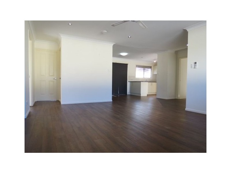 Unit 1/8 Pressler Rd, Emerald QLD 4720