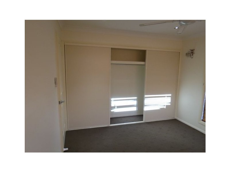 Unit 1/8 Pressler Rd, Emerald QLD 4720