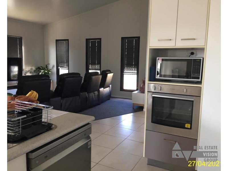 11 Cardinal Ct, Blackwater QLD 4717