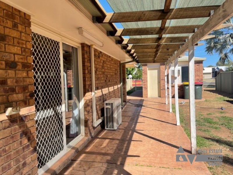 6 Gray St, Emerald QLD 4720