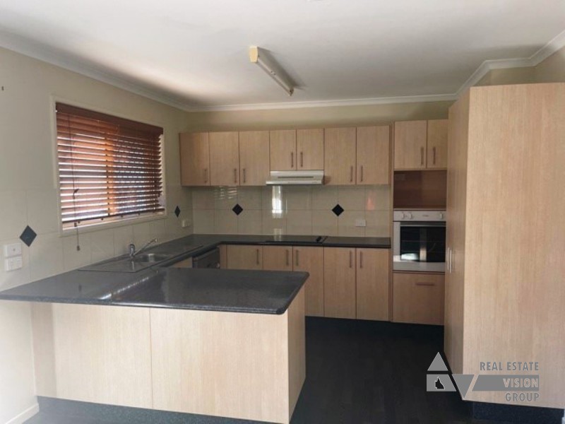 6 Gray St, Emerald QLD 4720