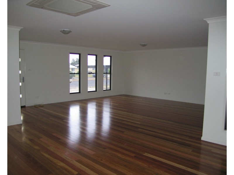 37 Bauman Way, Blackwater QLD 4717