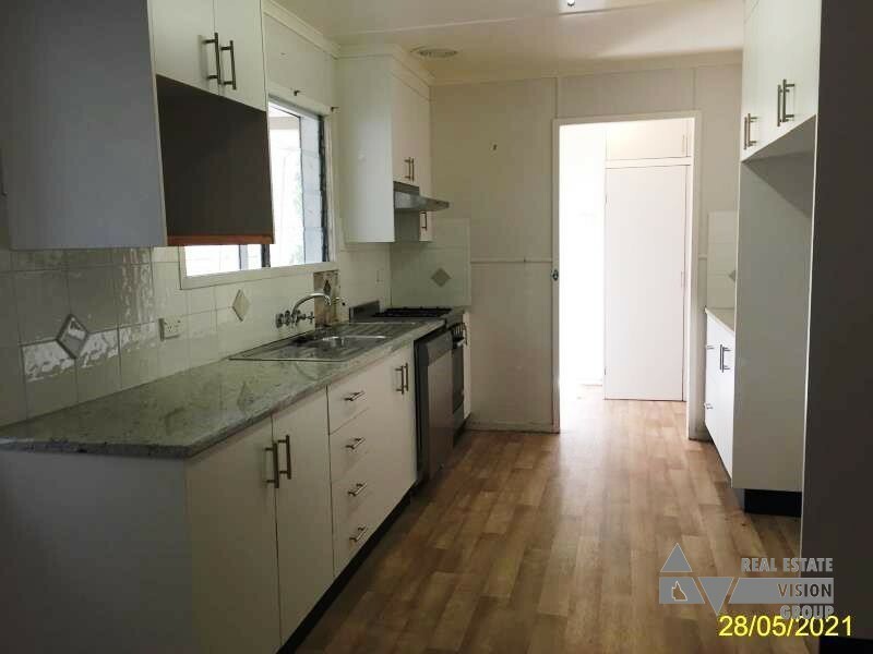 8 Talbot St, Blackwater QLD 4717