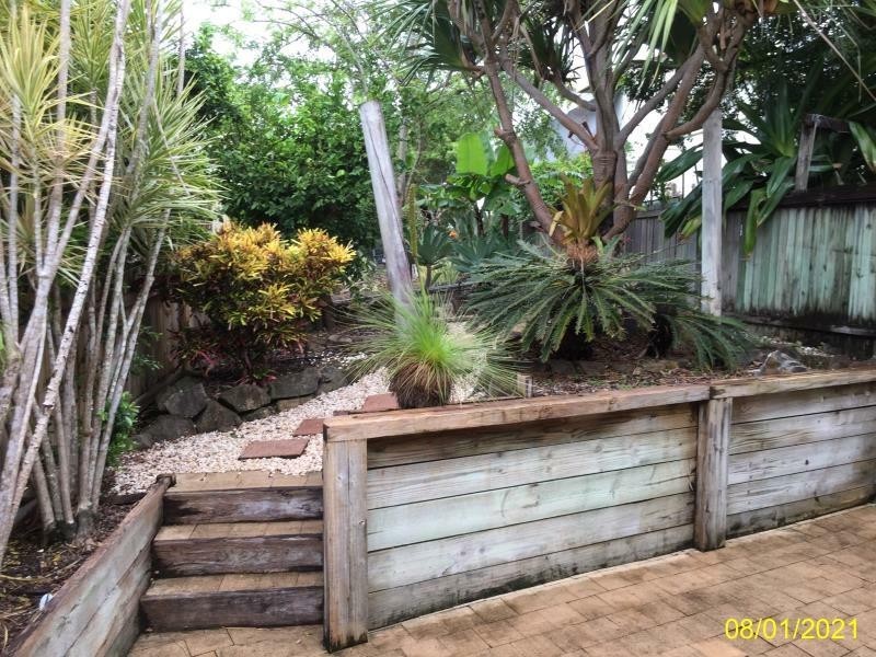 Unit 4/4 Border Dr, Cannonvale QLD 4802