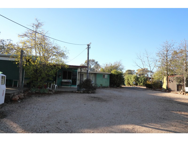 30 Willows Rd, Willows QLD 4702