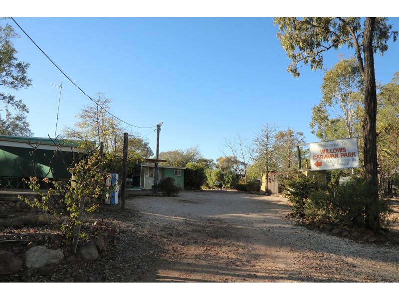 30 Willows Rd, Willows QLD 4702