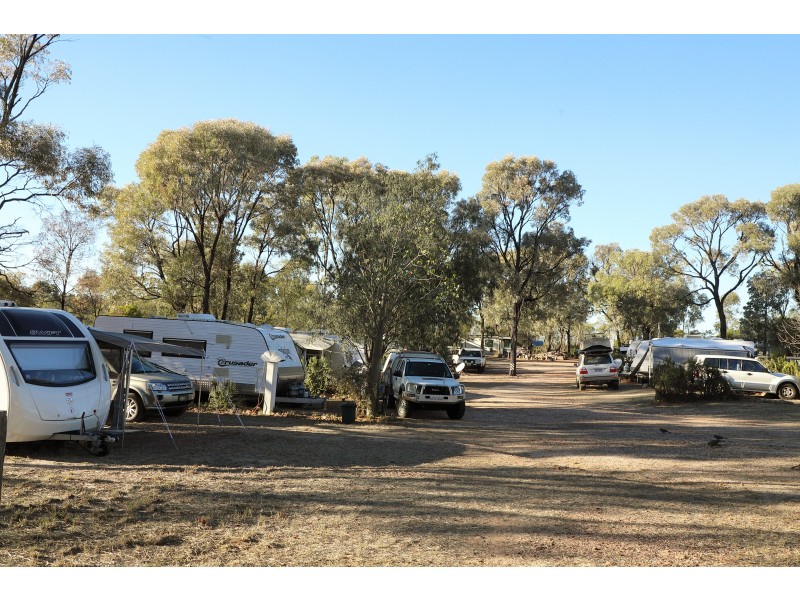 30 Willows Rd, Willows QLD 4702