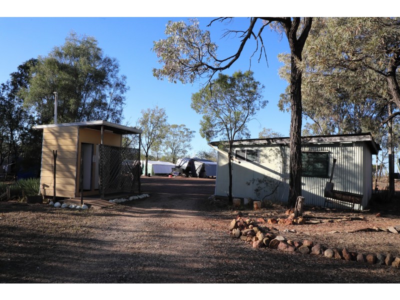 30 Willows Rd, Willows QLD 4702
