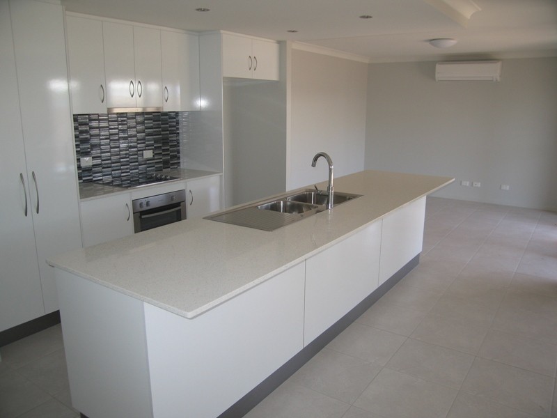 3 Lauren Drive, Emerald QLD 4720