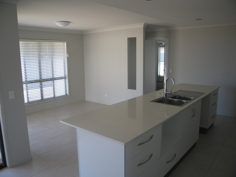 3 Lauren Drive, Emerald QLD 4720