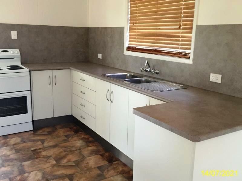 14 Doon St, Blackwater QLD 4717