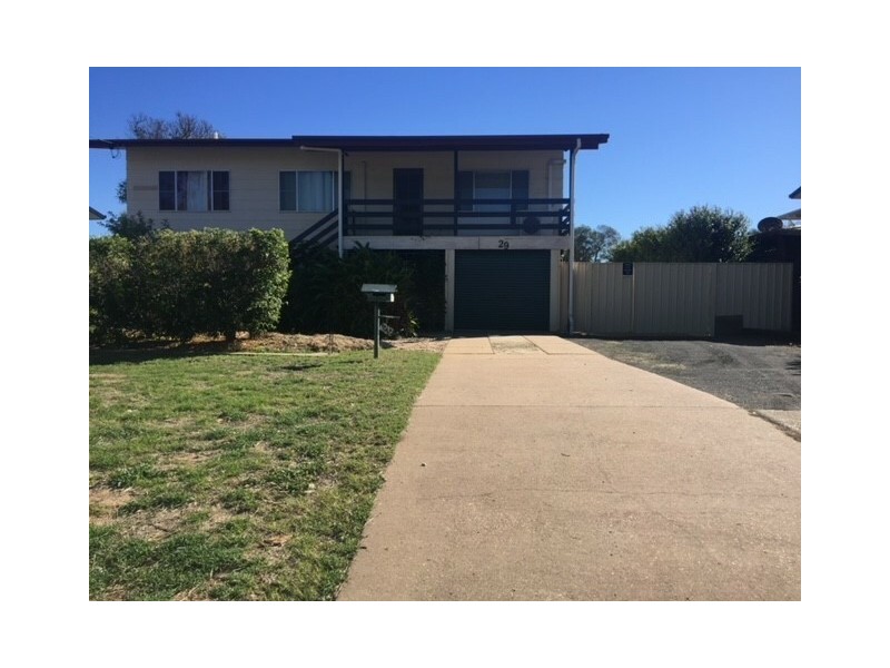 29 Egan St, Emerald QLD 4720