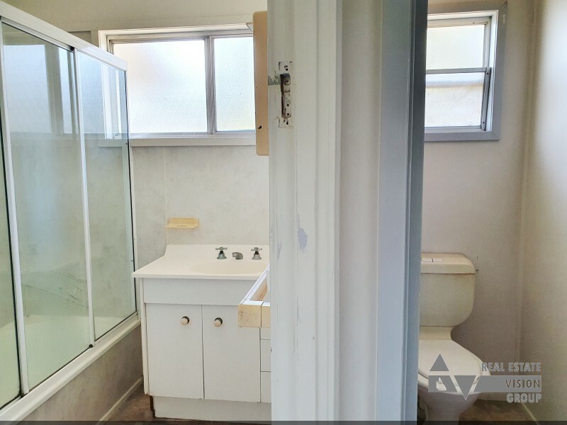 4 Palm St, Blackwater QLD 4717