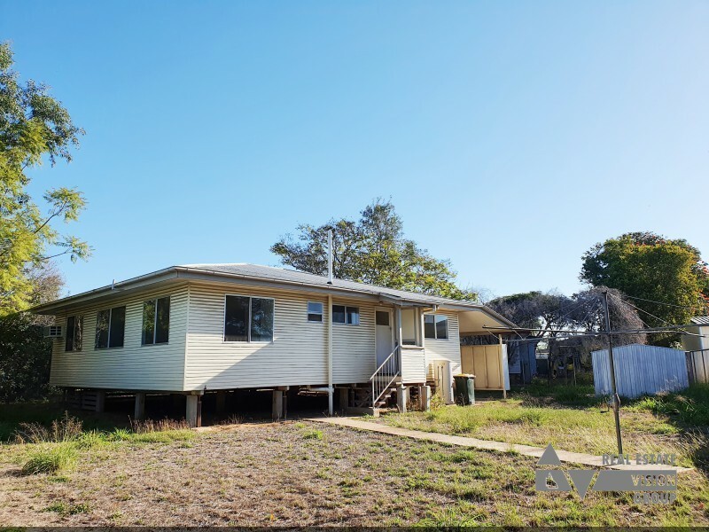 4 Palm St, Blackwater QLD 4717