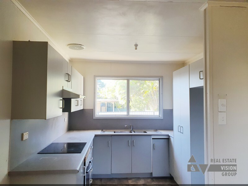 4 Palm St, Blackwater QLD 4717