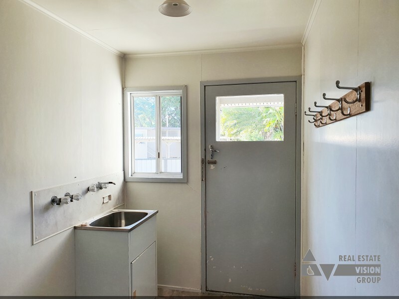 4 Palm St, Blackwater QLD 4717