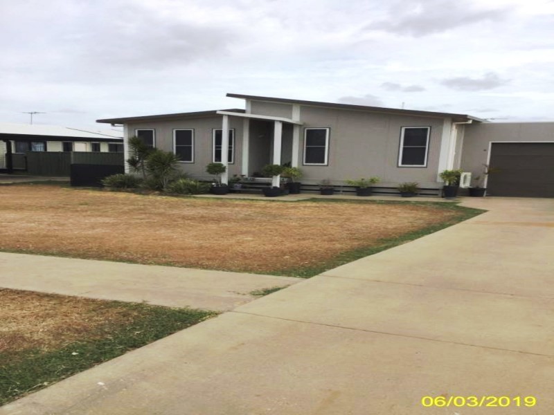 12 Hunter St, Blackwater QLD 4717