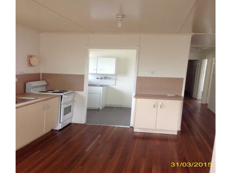 26 Long Street, Blackwater QLD 4717