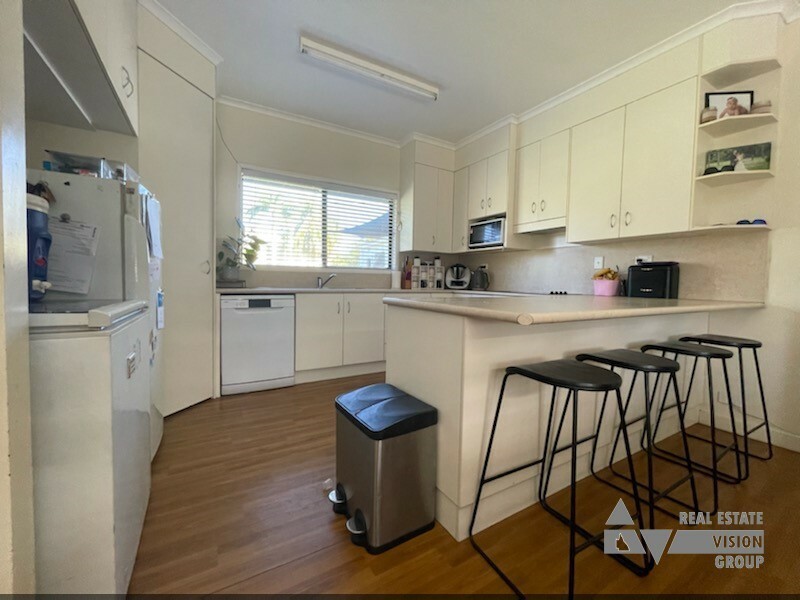 10 Macdonald Cres, Blackwater QLD 4717