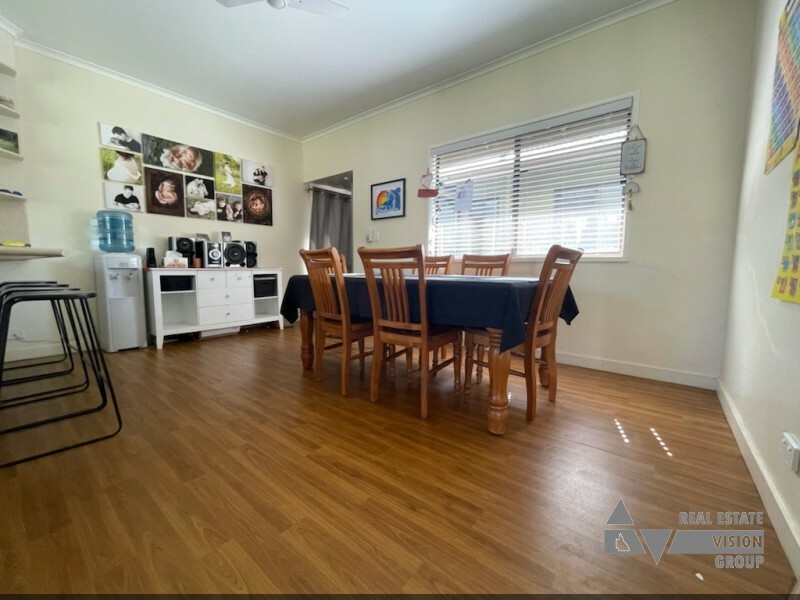 10 Macdonald Cres, Blackwater QLD 4717