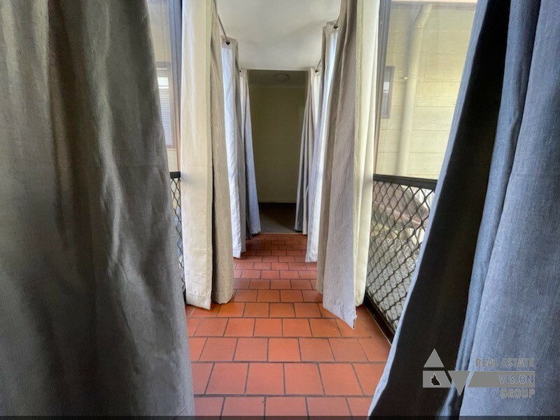 10 Macdonald Cres, Blackwater QLD 4717