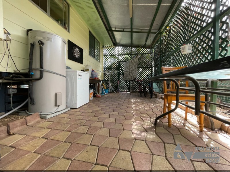 71 Arthur St, Blackwater QLD 4717
