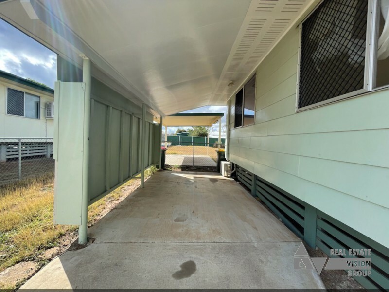 8 Mangrove St, Blackwater QLD 4717