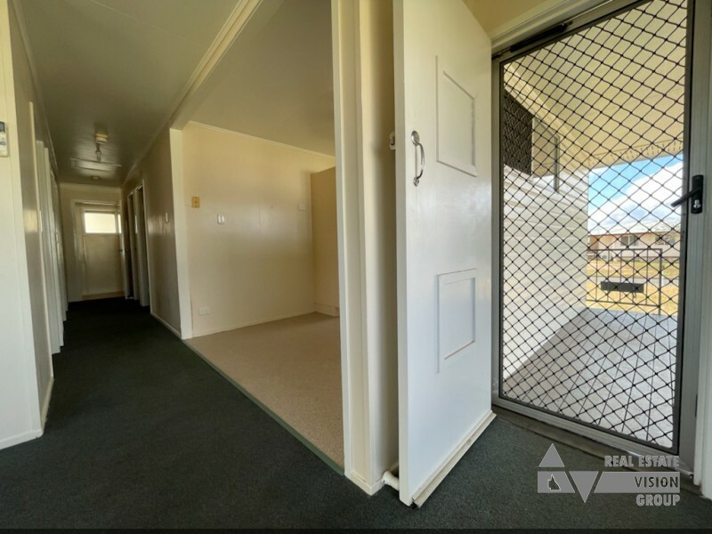 25 Mangrove St, Blackwater QLD 4717