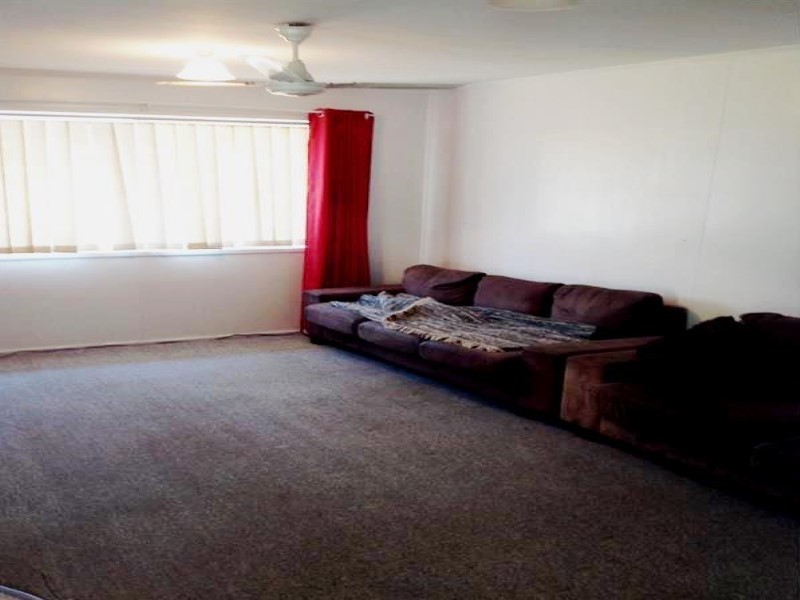 31 Wattle Street, Blackwater QLD 4717