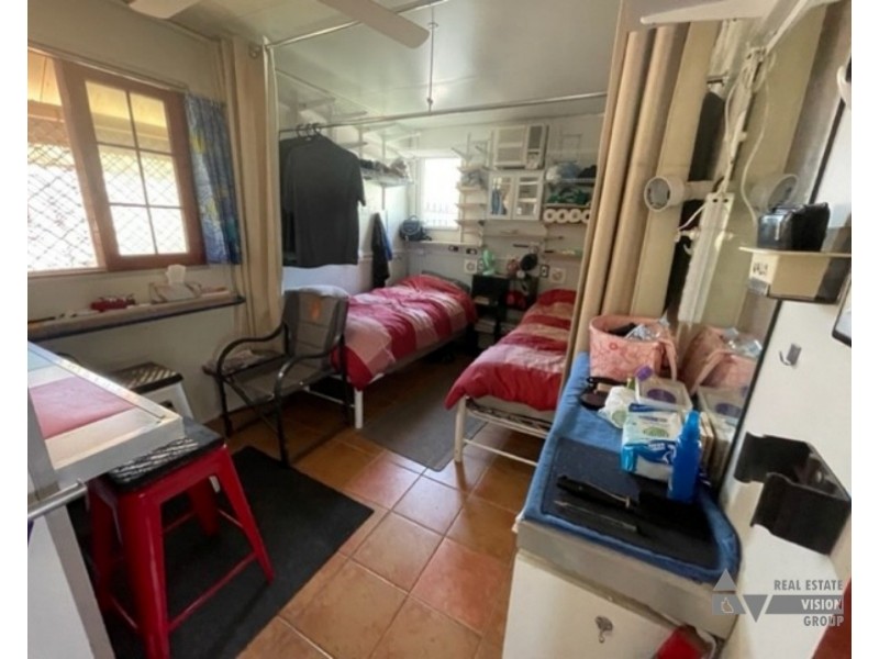 MC/71972 & 71565 Middle Ridge, Rubyvale QLD 4702