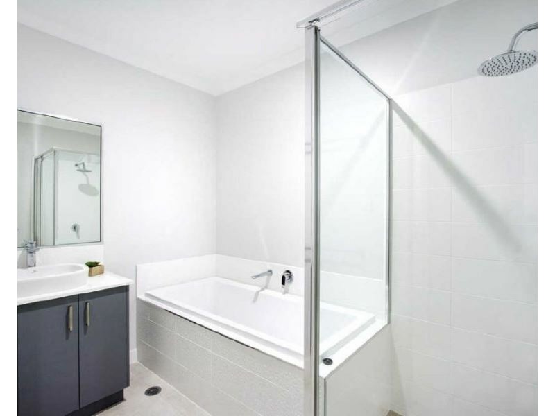 9 Parker Rd, Cannonvale QLD 4802
