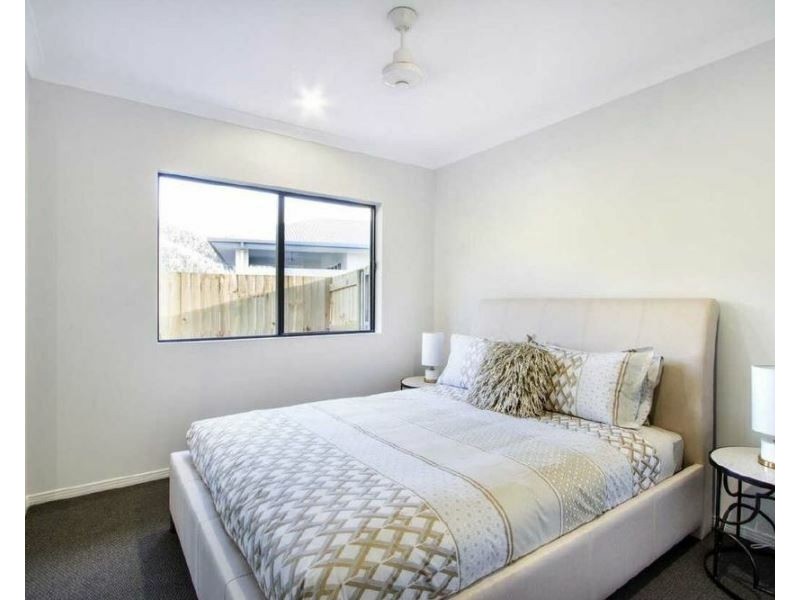 9 Parker Rd, Cannonvale QLD 4802