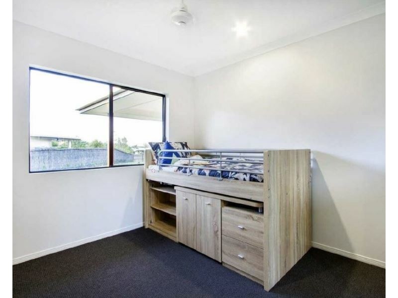 9 Parker Rd, Cannonvale QLD 4802